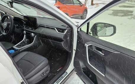 Toyota RAV4, 2022 год, 4 800 000 рублей, 13 фотография