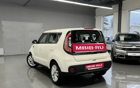 KIA Soul II рестайлинг, 2017 год, 1 545 000 рублей, 6 фотография