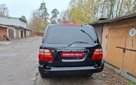 Toyota Land Cruiser 100 рестайлинг 2, 2002 год, 1 280 000 рублей, 2 фотография