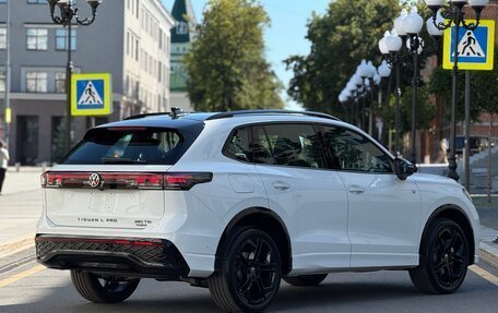 Volkswagen Tiguan, 2025 год, 4 900 000 рублей, 2 фотография