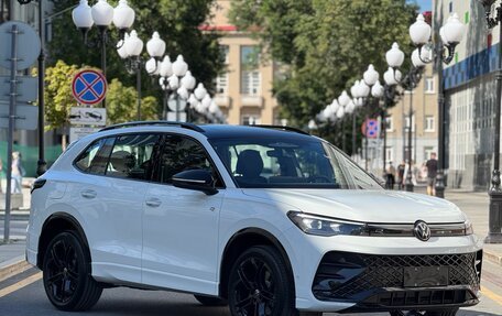 Volkswagen Tiguan, 2025 год, 4 900 000 рублей, 16 фотография