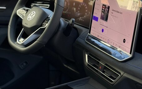 Volkswagen Tiguan, 2025 год, 4 900 000 рублей, 32 фотография