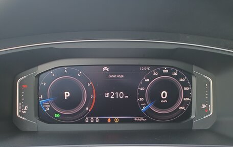 Volkswagen Tiguan II, 2020 год, 2 490 000 рублей, 19 фотография