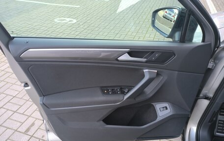 Volkswagen Tiguan II, 2020 год, 2 490 000 рублей, 17 фотография