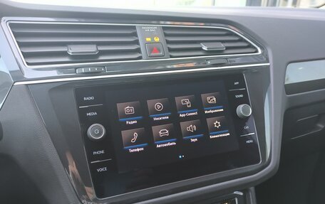 Volkswagen Tiguan II, 2020 год, 2 490 000 рублей, 31 фотография