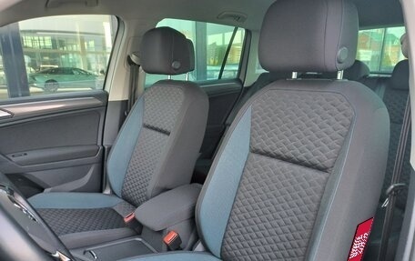 Volkswagen Tiguan II, 2020 год, 2 490 000 рублей, 36 фотография