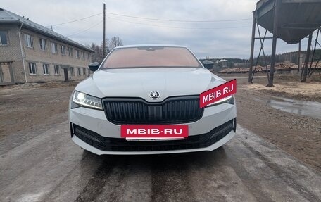 Skoda Superb III рестайлинг, 2022 год, 3 700 000 рублей, 10 фотография