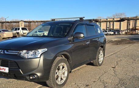 Mitsubishi Outlander III рестайлинг 3, 2014 год, 1 700 000 рублей, 1 фотография