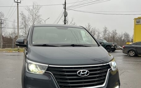 Hyundai H-1 II рестайлинг, 2019 год, 2 450 000 рублей, 1 фотография