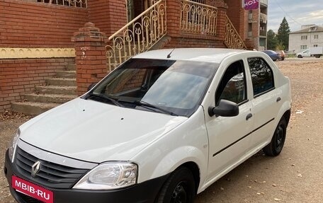 Renault Logan I, 2013 год, 200 000 рублей, 1 фотография