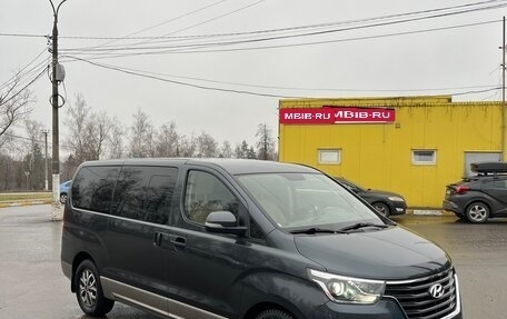 Hyundai H-1 II рестайлинг, 2019 год, 2 450 000 рублей, 2 фотография