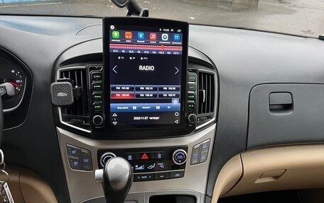 Hyundai H-1 II рестайлинг, 2019 год, 2 450 000 рублей, 12 фотография