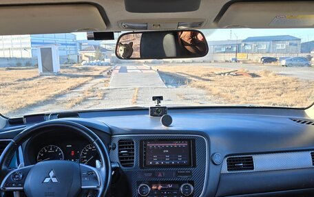 Mitsubishi Outlander III рестайлинг 3, 2014 год, 1 700 000 рублей, 7 фотография