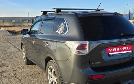 Mitsubishi Outlander III рестайлинг 3, 2014 год, 1 700 000 рублей, 5 фотография