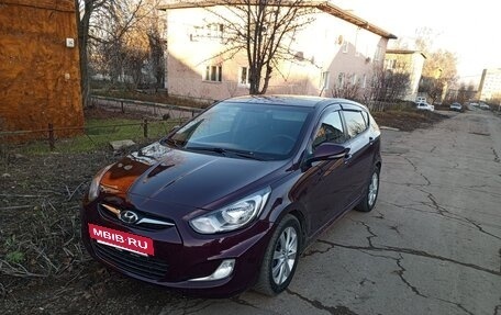 Hyundai Solaris II рестайлинг, 2011 год, 760 000 рублей, 2 фотография