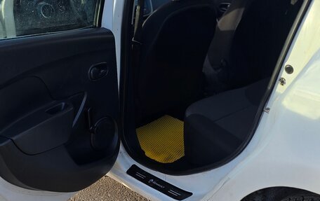 Renault Logan II, 2017 год, 640 000 рублей, 14 фотография