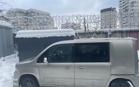 Honda Mobilio Spike I рестайлинг, 2003 год, 400 000 рублей, 3 фотография