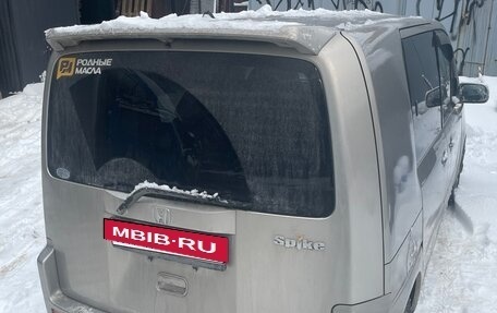 Honda Mobilio Spike I рестайлинг, 2003 год, 400 000 рублей, 5 фотография