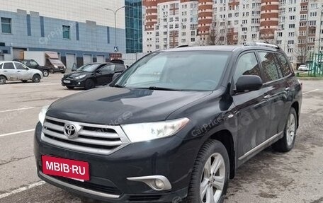 Toyota Highlander III, 2011 год, 2 400 000 рублей, 1 фотография