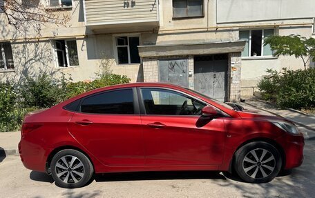 Hyundai Solaris II рестайлинг, 2011 год, 880 000 рублей, 2 фотография