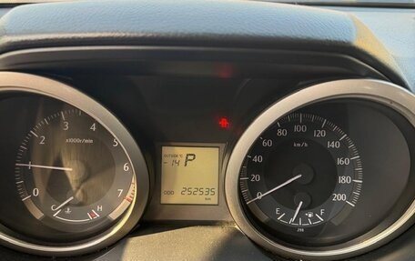 Toyota Land Cruiser Prado 150 рестайлинг 2, 2010 год, 2 500 000 рублей, 7 фотография