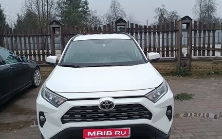 Toyota RAV4, 2021 год, 2 800 000 рублей, 1 фотография