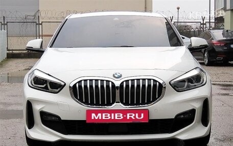 BMW 1 серия, 2022 год, 1 981 000 рублей, 1 фотография