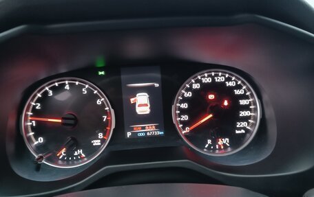 Toyota RAV4, 2021 год, 2 800 000 рублей, 4 фотография