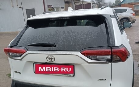 Toyota RAV4, 2021 год, 2 800 000 рублей, 7 фотография