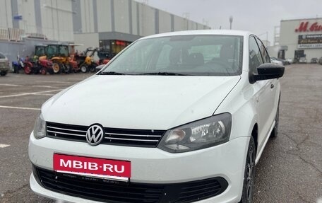 Volkswagen Polo VI (EU Market), 2014 год, 675 000 рублей, 2 фотография