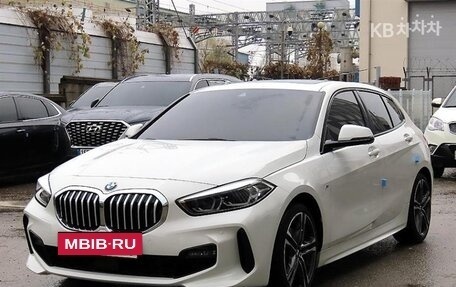 BMW 1 серия, 2022 год, 1 981 000 рублей, 2 фотография