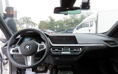 BMW 1 серия, 2022 год, 1 981 000 рублей, 7 фотография