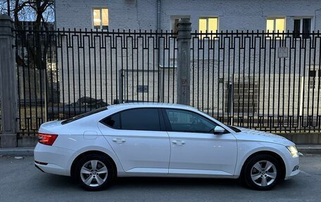 Skoda Superb III рестайлинг, 2018 год, 2 250 000 рублей, 15 фотография