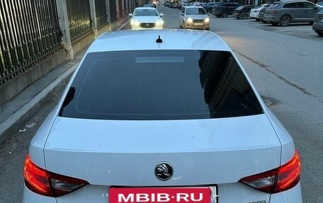 Skoda Superb III рестайлинг, 2018 год, 2 250 000 рублей, 6 фотография