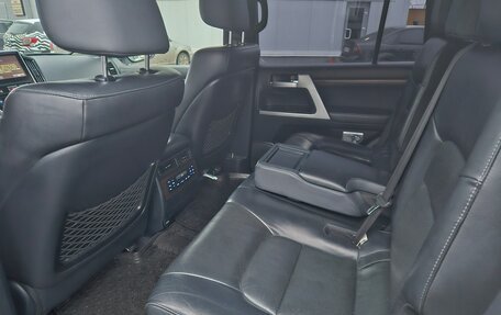 Toyota Land Cruiser 200, 2016 год, 4 300 000 рублей, 8 фотография