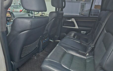 Toyota Land Cruiser 200, 2016 год, 4 300 000 рублей, 7 фотография