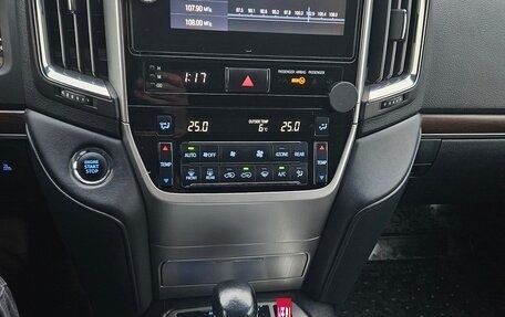 Toyota Land Cruiser 200, 2016 год, 4 300 000 рублей, 13 фотография