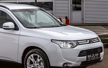 Mitsubishi Outlander III рестайлинг 3, 2014 год, 1 355 000 рублей, 8 фотография