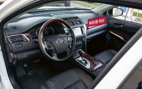 Toyota Camry, 2014 год, 1 695 000 рублей, 13 фотография