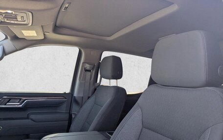 Chevrolet Silverado, 2025 год, 9 384 372 рублей, 16 фотография