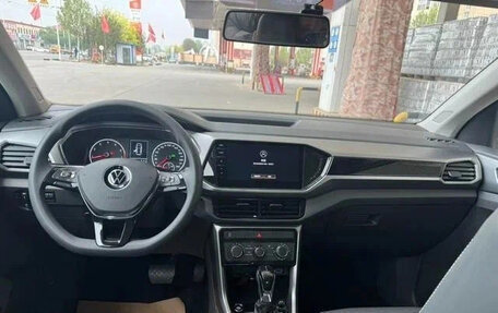 Volkswagen T-Cross I, 2021 год, 1 300 000 рублей, 6 фотография