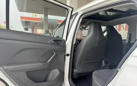 Volkswagen T-Cross I, 2021 год, 1 300 000 рублей, 10 фотография