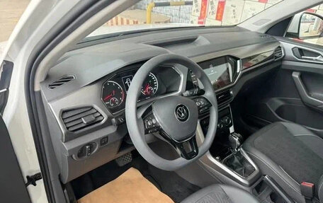 Volkswagen T-Cross I, 2021 год, 1 300 000 рублей, 8 фотография