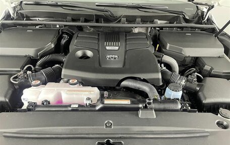 Toyota Land Cruiser, 2025 год, 15 300 000 рублей, 23 фотография