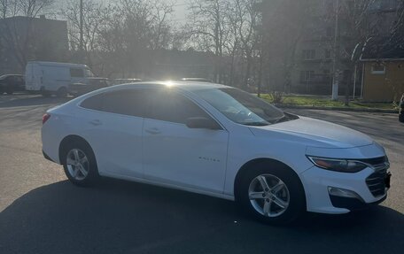 Chevrolet Malibu IX, 2020 год, 800 000 рублей, 4 фотография