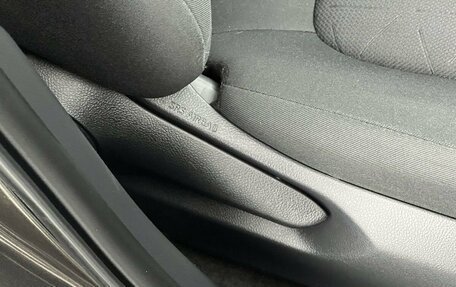 Toyota RAV4, 2019 год, 2 920 000 рублей, 12 фотография