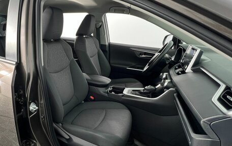 Toyota RAV4, 2019 год, 2 920 000 рублей, 11 фотография