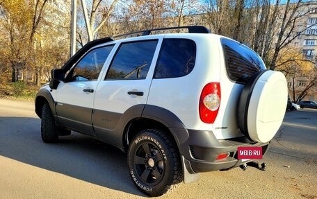 Chevrolet Niva I рестайлинг, 2015 год, 650 000 рублей, 4 фотография