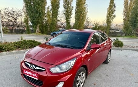 Hyundai Solaris II рестайлинг, 2011 год, 700 000 рублей, 1 фотография