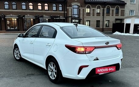 KIA Rio IV, 2017 год, 935 000 рублей, 3 фотография